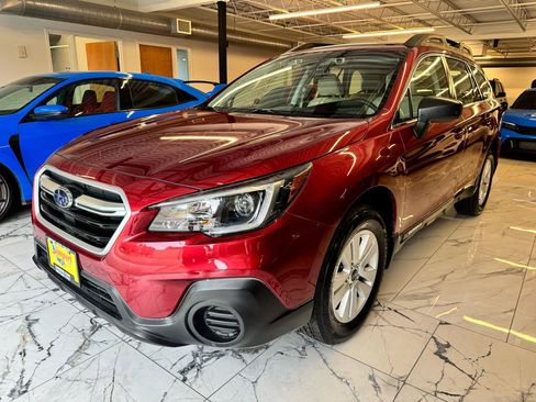 Used 2019 Subaru Outback 2.5i AWD/4WD image 3