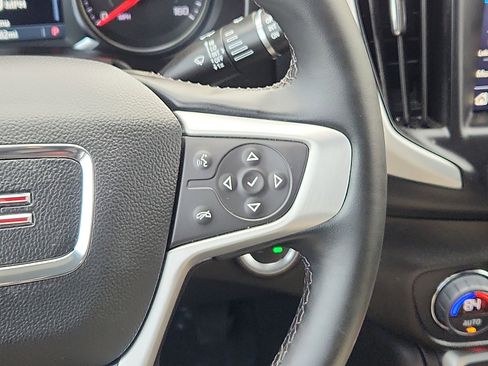 Used 2024 GMC Terrain SLT w/ Infotainment Package II image 25
