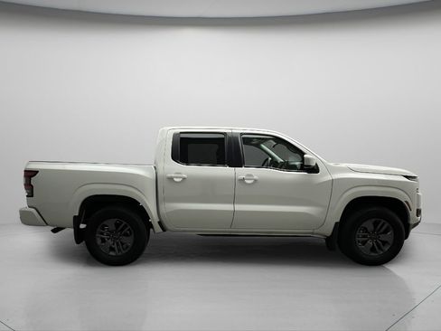 Used 2025 Nissan Frontier SV w/ SV Convenience Package AWD/4WD image 7