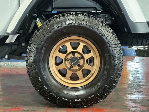 Used 2022 Jeep Gladiator Rubicon w/ Dual Top Group image 32