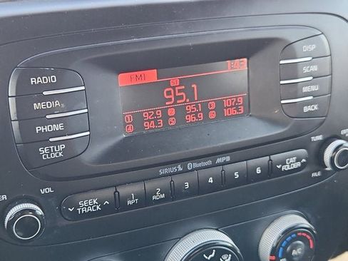 Used 2016 Kia Soul image 23