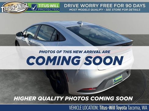 Used 2025 Toyota Prius LE FWD image 3