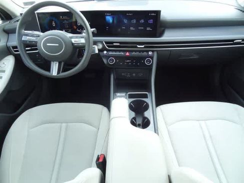 Used 2025 Hyundai Sonata SEL FWD image 11