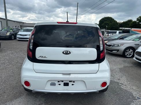 Used 2018 Kia Soul + FWD image 5