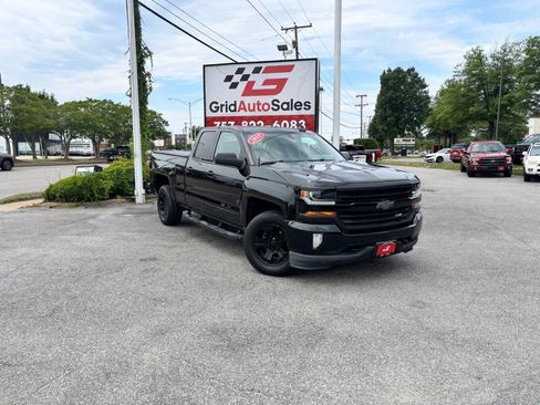 Used 2018 Chevrolet Silverado 1500 LT w/ Texas Edition AWD/4WD image 1
