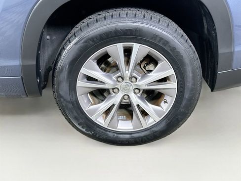 Used 2015 Toyota Highlander XLE FWD image 24