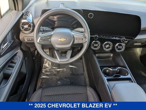 New 2025 Chevrolet Blazer EV LT image 25