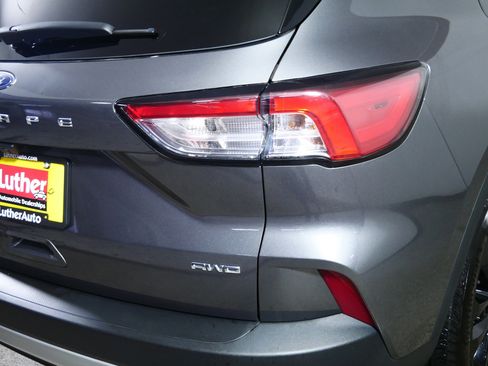 Used 2022 Ford Escape SE w/ Convenience Package image 17