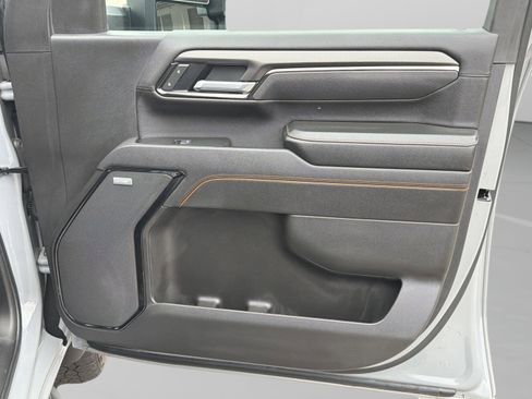 Used 2025 GMC Sierra 2500 AT4 image 37