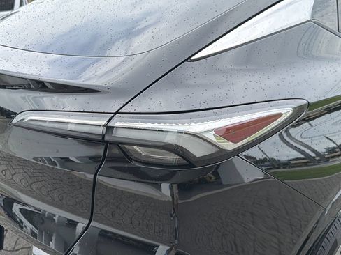 Certified 2025 Buick Envista Avenir FWD image 11