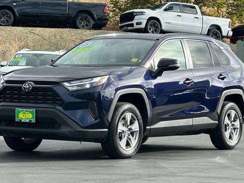 Used 2025 Toyota RAV4 XLE FWD image 9