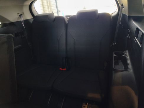 Used 2020 Kia Sorento LX image 29