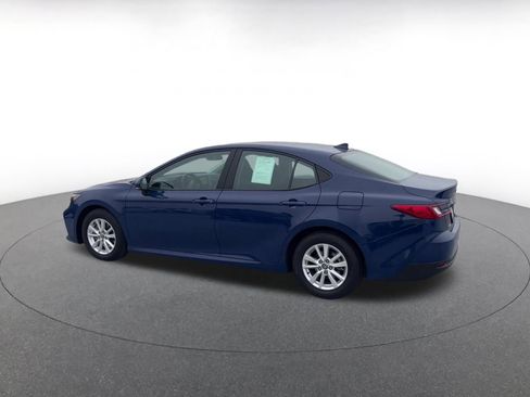 Used 2025 Toyota Camry LE image 10