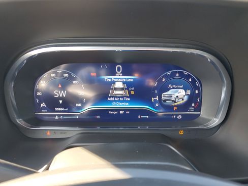 Used 2023 Chevrolet Tahoe Z71 w/ Luxury Package image 34