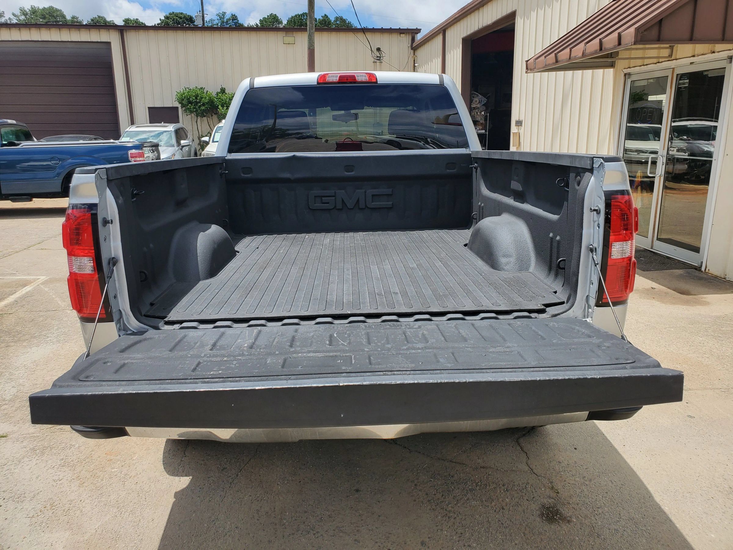 Used 2017 GMC Sierra 1500 SLE w/ SLE Value Package AWD/4WD image 51