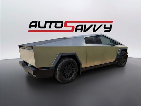 Used 2024 Tesla Cybertruck AWD Crew Cab image 5