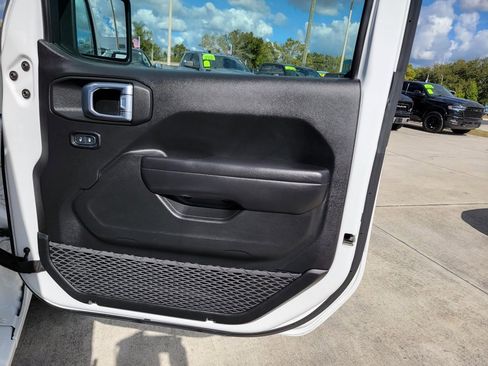 Used 2021 Jeep Wrangler Unlimited Sport image 13