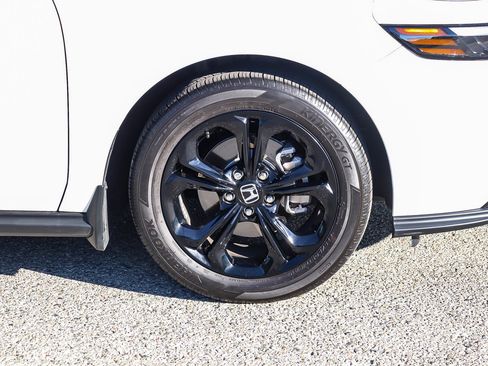 Certified 2025 Honda Accord SE image 12