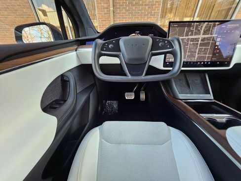 Used 2022 Tesla Model X AWD/4WD image 4