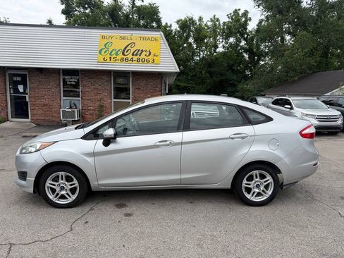 Used 2018 Ford Fiesta SE FWD image 9