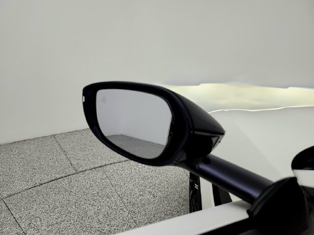 Used 2020 Aston Martin V8 Vantage Coupe RWD image 22