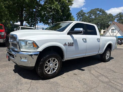 Used 2018 RAM 2500 Laramie AWD/4WD image 2