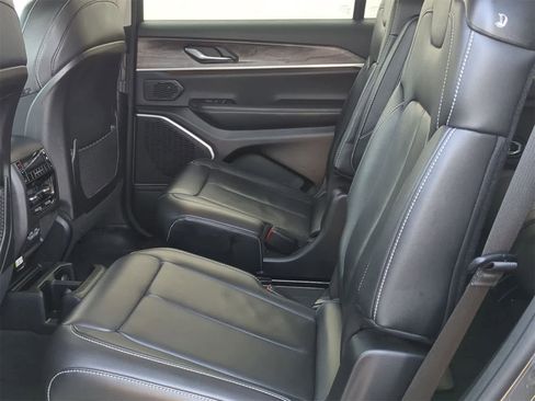 Certified 2022 Jeep Grand Cherokee L Limited image 19