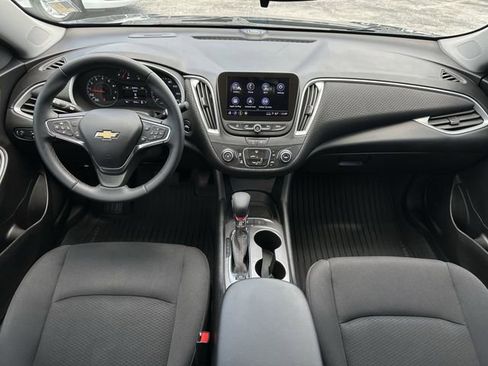 Used 2025 Chevrolet Malibu RS FWD image 12