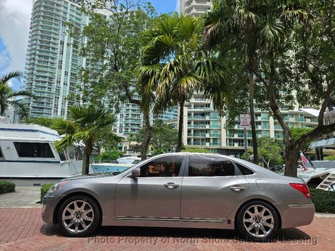 Used 2013 Hyundai Equus Signature RWD image 17