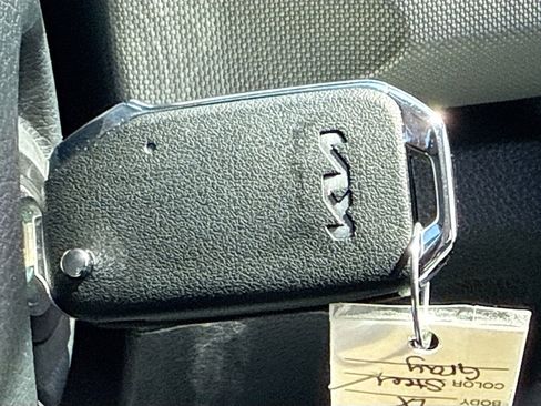 New 2026 Kia Seltos LX image 9