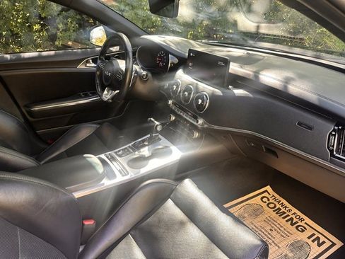 Used 2022 Kia Stinger GT1 image 19