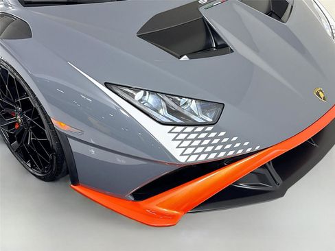 Used 2021 Lamborghini Huracan STO image 34