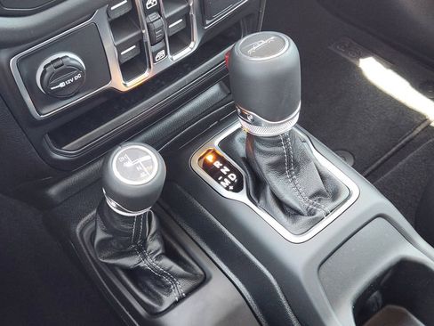 New 2026 Jeep Gladiator Sport AWD/4WD image 15