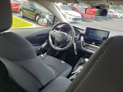 Used 2022 Toyota Corolla LE FWD image 14