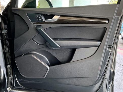 Used 2018 Audi Q5 2.0T Premium w/ Convenience Package image 28