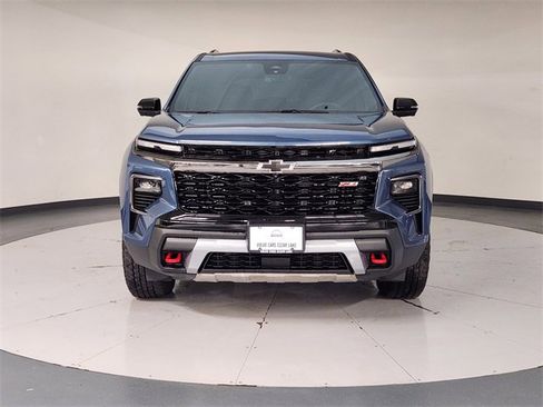 Used 2024 Chevrolet Traverse Z71 image 9