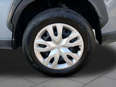 Used 2022 Toyota Corolla Cross L FWD image 11