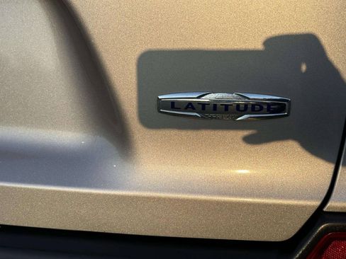 Used 2020 Jeep Cherokee Latitude FWD image 14