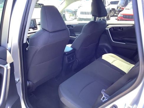 Used 2022 Toyota RAV4 LE AWD/4WD image 23