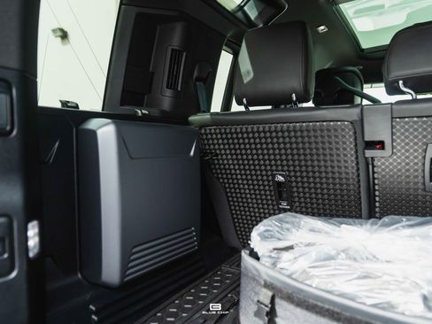 Used 2024 Land Rover Defender 110 V8 image 34