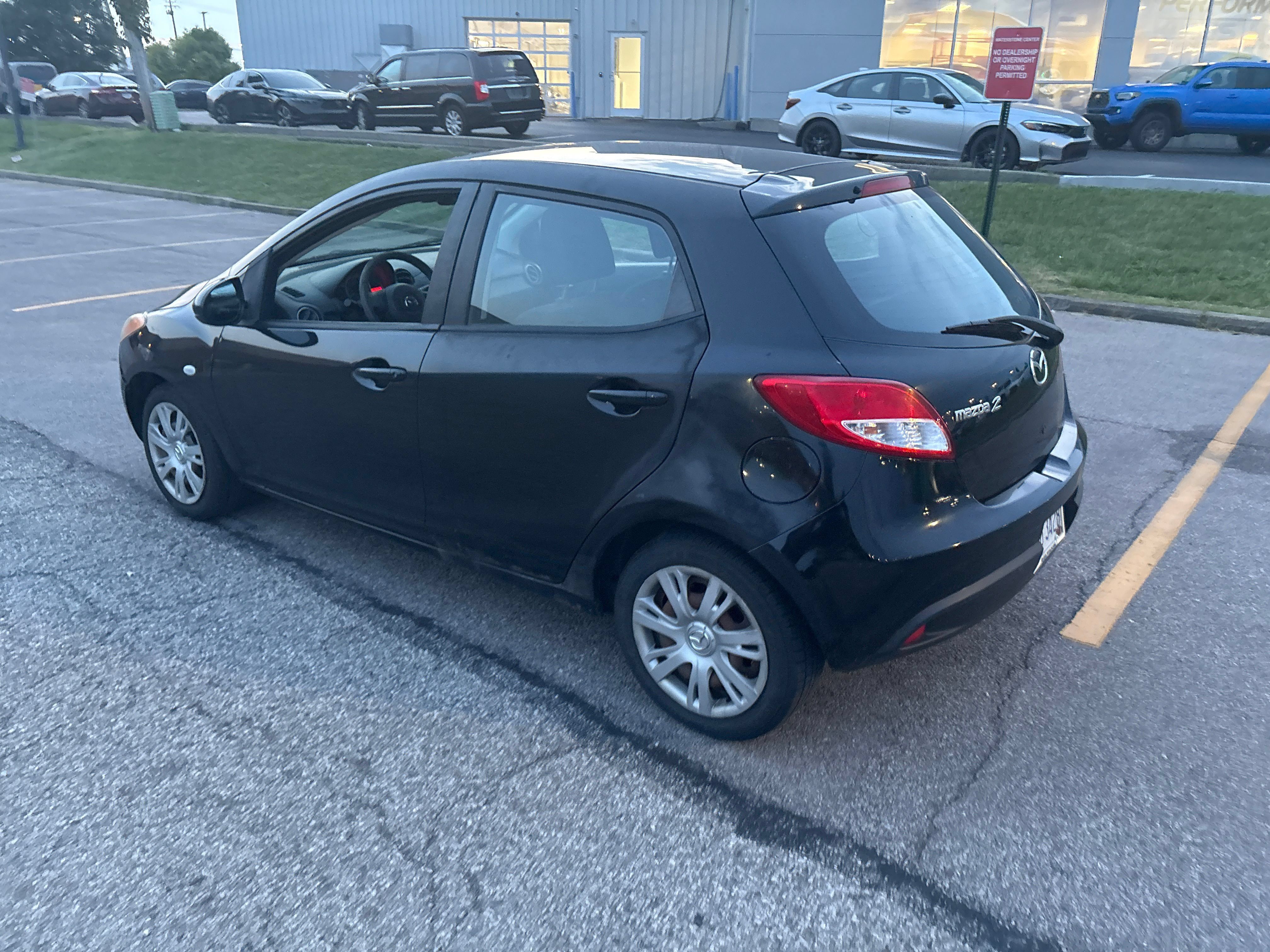 Used 2012 MAZDA MAZDA2 Sport FWD image 4