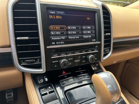 Used 2011 Porsche Cayenne S AWD/4WD image 29