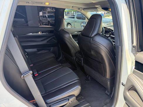 Used 2024 INFINITI QX60 Pure FWD image 29