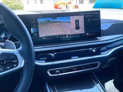 Used 2025 BMW X7 M60i AWD/4WD image 9