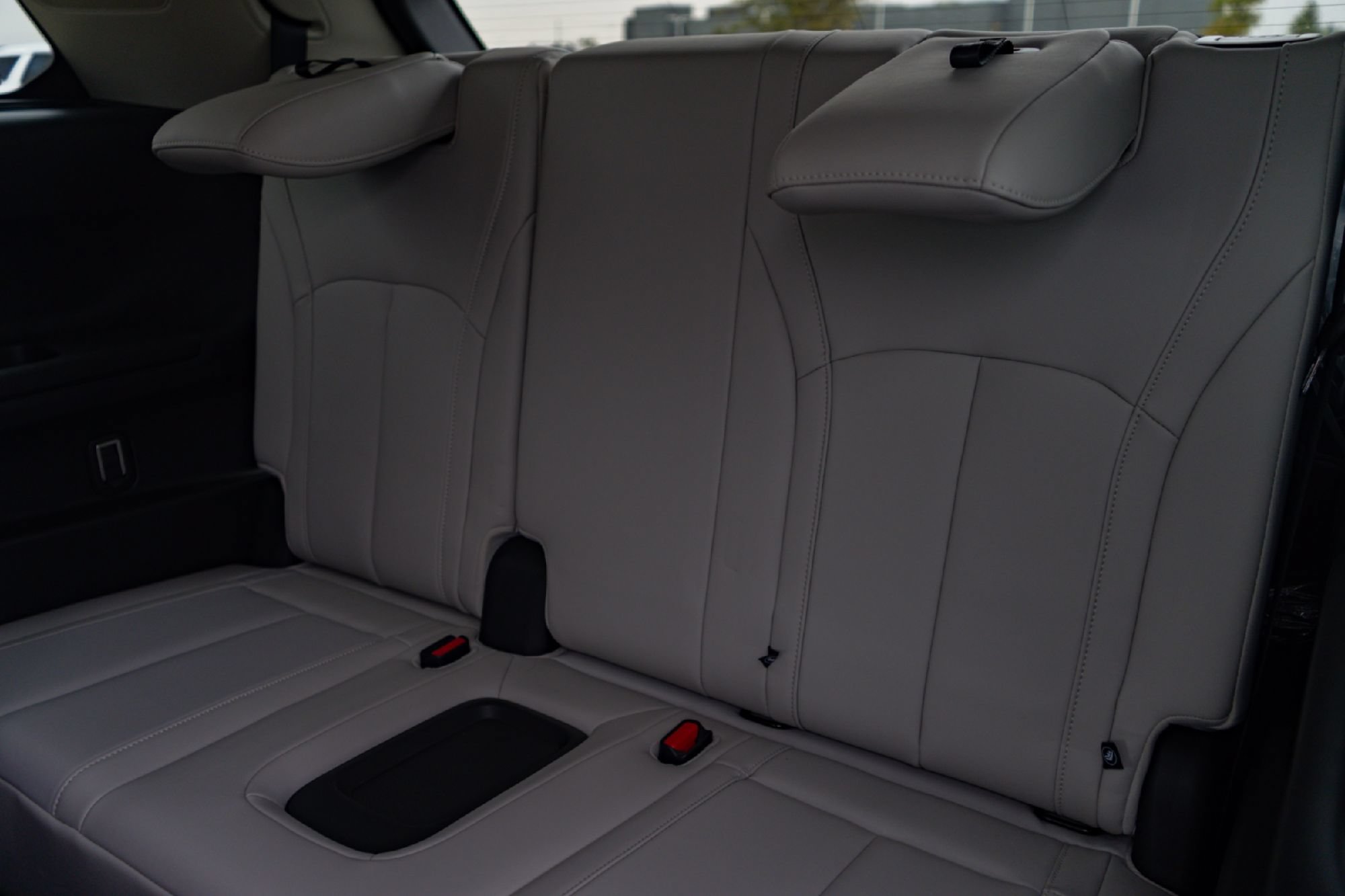 Certified 2027 INFINITI QX60 Luxe w/ Family Package FWD image 25