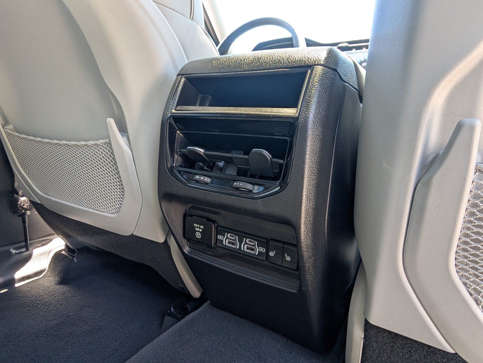 Used 2022 Jeep Grand Cherokee Overland AWD/4WD image 18