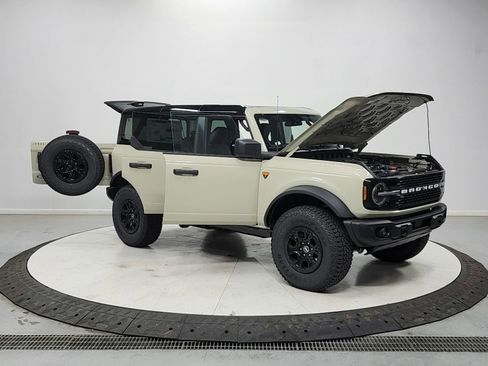 New 2026 Ford Bronco Badlands AWD/4WD image 9