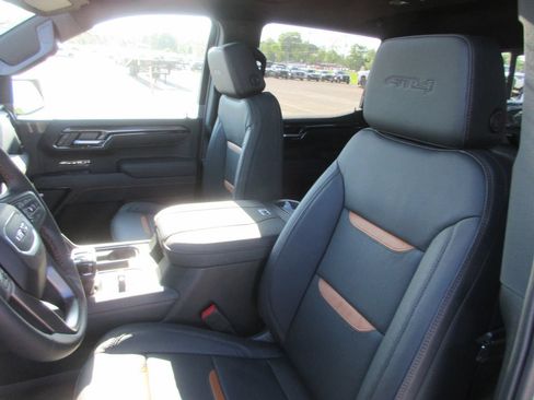 New 2026 GMC Sierra 1500 AT4 w/ AT4 Premium Package AWD/4WD image 16
