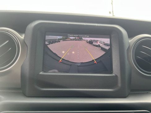Used 2021 Jeep Wrangler Unlimited Sport image 19