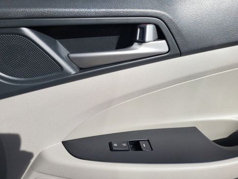 Used 2018 Hyundai Tucson Value w/ Cargo Package image 17